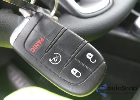 2020 Jeep Renegade Upland 4X4 z USA, uszkodzony, nr VIN ZACNJBAB4LPL39273